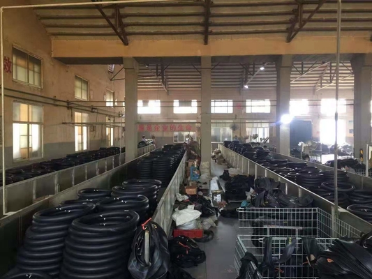 470g Kingstone ελαστικό μοτοσικλέτας και εσωτερικός σωλήνας 2.75-17 για φυσικό περιεχόμενο