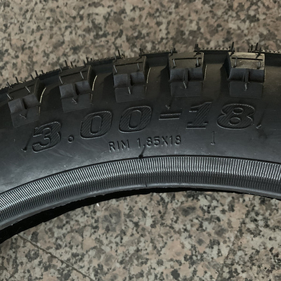 Τεμάχη μοτοσυκλέτας Bajaj Boxer 3.00-18 με διάρκεια ζωής 20000 KM