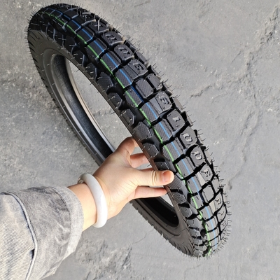 3.00-18 Natural Rubber ελαστικό μοτοσυκλέτας για το λιμάνι φόρτωσης Qingdao
