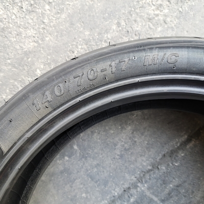 6pr/8pr Τεχνη χωρίς σωλήνα για μοτοσυκλέτες 140/70-17 με OEM αποδεκτό και βαθμολογία Ply 6pr/8pr