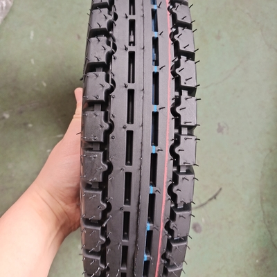 Πάρτε το λάστιχο της Bajaj Three Wheels 4.00-8 αντικατασταθεί με ένα
