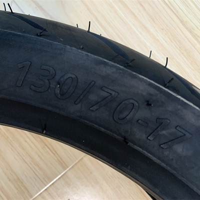 Βαθιά σχεδίαση Shinko ελαστικό μοτοσικλέτας 130/70-17 για βαθύ σχεδιασμό πεδίου