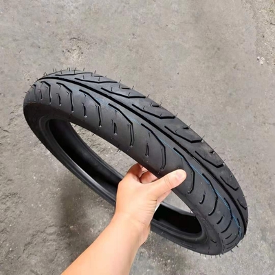 Λιμάνι φόρτωσης Τσιντάο Natrual Rubber 17 ιντσών 90/90-17 8 στρώσεων ελαστικό μοτοσυκλέτας κατασκευασμένο