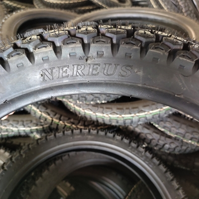 Λάντας Κέντα Πάρα Moto 275x18 Φορτώνοντας λιμάνι Λιμάνι Τσιντάο Ελαστικά Μοτοσυκλέτα 275x18 2.9KG