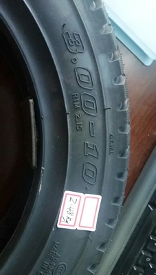 Top- 3.00-10/30010 Ελαστικό μοτοσυκλέτας με βαθμολογία 6PR/8PR και περιεκτικότητα σε καουτσούκ 30%-55%