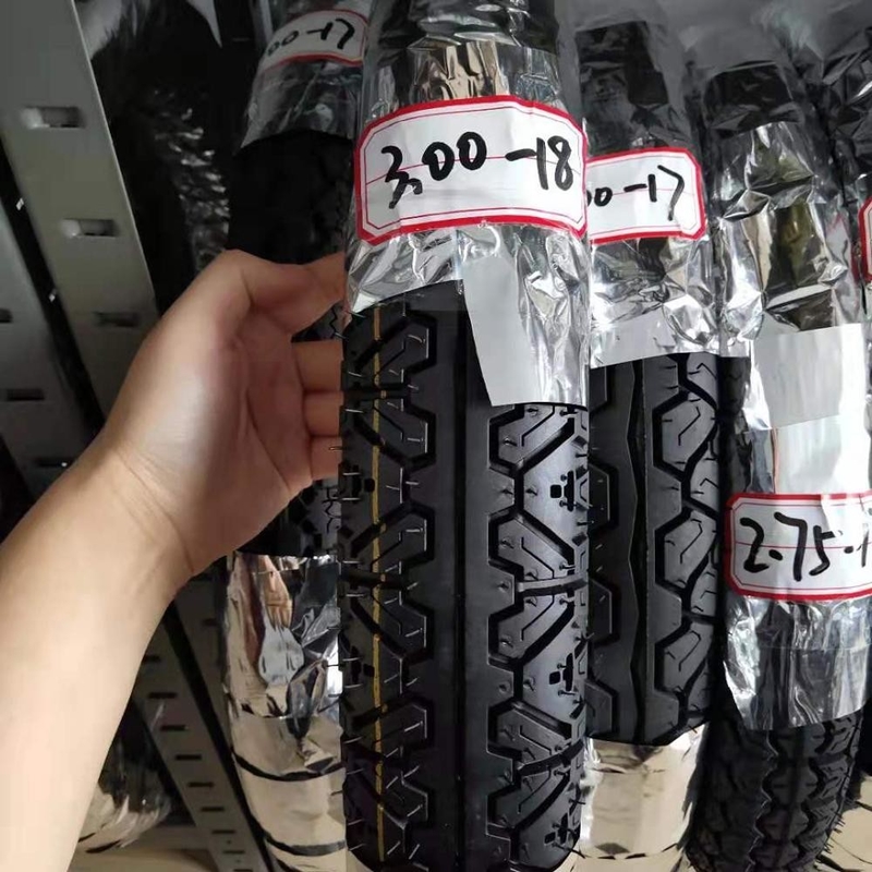 Βαθιά σχεδίαση 18 ιντσών ελαστικού μοτοσυκλέτας για φόρτωση στο λιμάνι του Τσιντάο